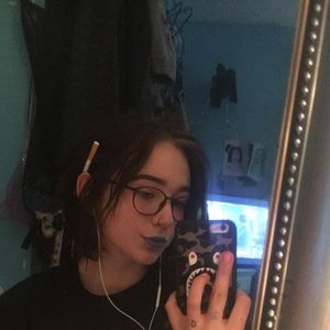 Meet your Posher, Annie